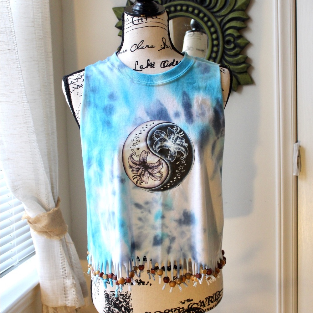 ☯️☯️Hand made tie-dye yin yang crop muscle tee